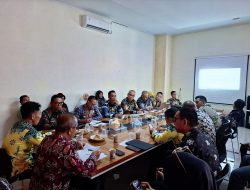 Camat Simpang Pematang Hadiri Rapat Sinkronisasi Pembinaan dan Pengawasan Desa