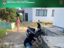 Dinas Tenaga Kerja dan Transmigrasi Kabupaten Mesuji Rutin Gelar Gotong Royong Kebersihan Lingkungan Setiap Jumat