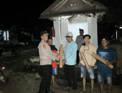 Optimalkan Keamanan Desa, Kapolsek Simpang Pematang Cek Pos Kamling dan Serahkan Kentongan